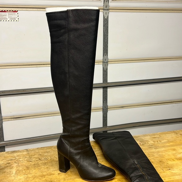Black leather thigh high Michael kors boot - Picture 1 of 6